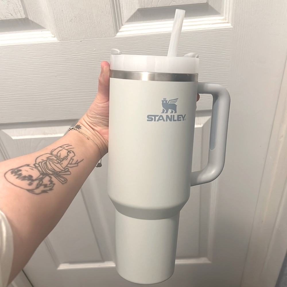 STANLEY CUP! Light blue 😊🤍